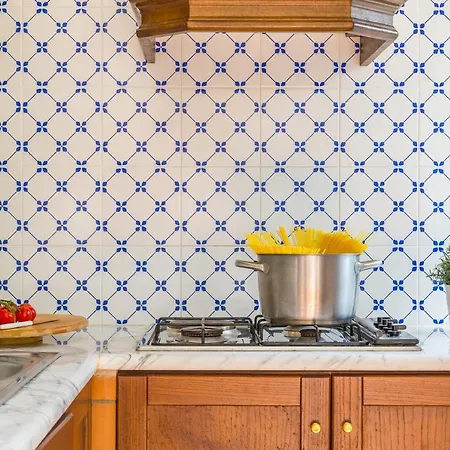 A Pochi Passi Dal Mare Di Di Sorrento Apartment *