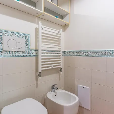 A Pochi Passi Dal Mare Di Di Sorrento Apartment