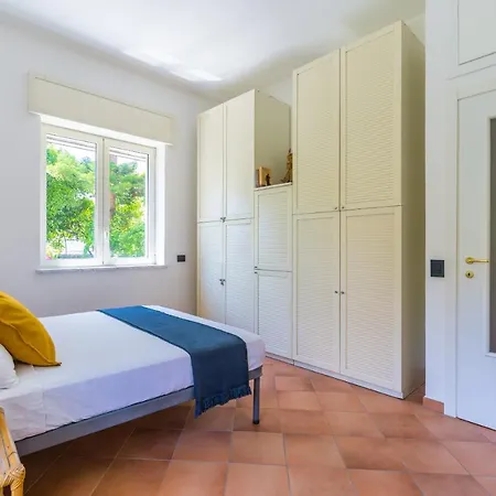 Apartment A Pochi Passi Dal Mare Di Di Sorrento